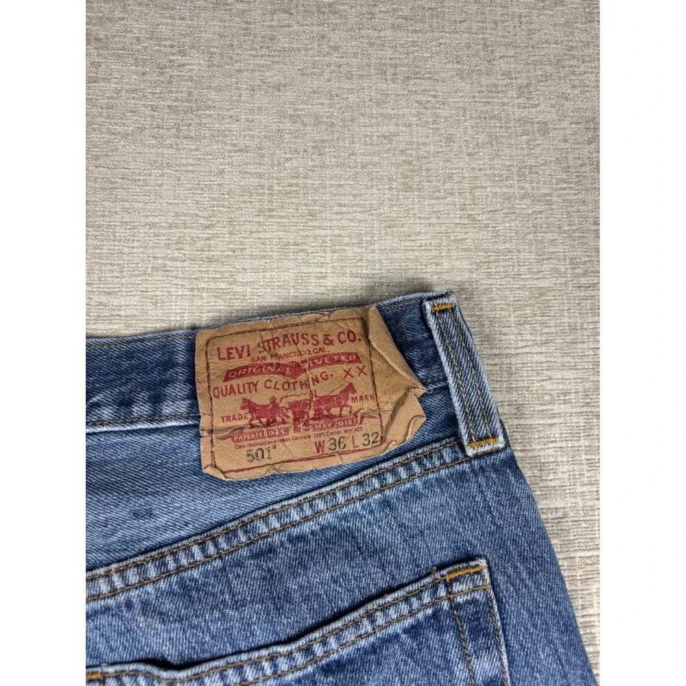 Levis 501 Mens 36x32 Original Fit Blue Straight Leg Button Fly Denim Jeans